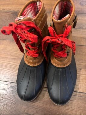 Maurices Black and Brown Duck-Style Winter Boots with Red Plaid Laces